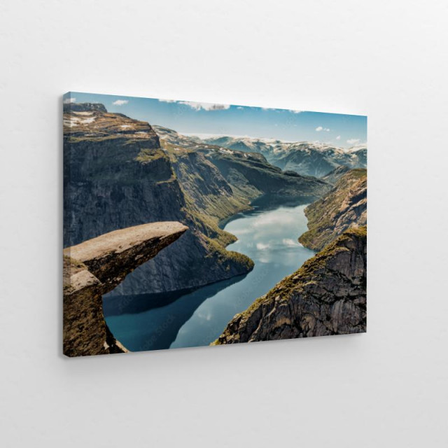 Obraz na płótnie Norweski fjord jezioro w górach
